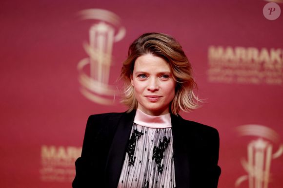 Mélanie Thierry au photocall de la cérémonie de clôture de la 22ème édition du Festival International du Film de Marrakech, Maroc, le 6 décembre 2025. © Dominique Jacovides/Bestimage