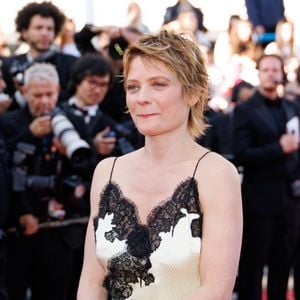 Mélanie Thierry (Bijoux Tasaki) - Montée des marches du film " La vie d'une femme " lors du 79ème Festival International du Film de Cannes, le 13 mai 2026. © Jacovides-Moreau / Bestimage