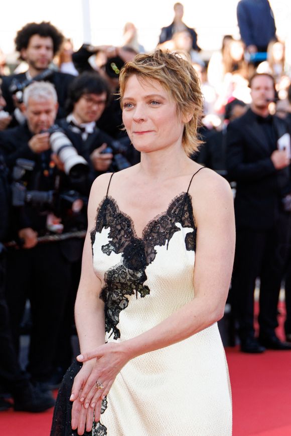 Mélanie Thierry (Bijoux Tasaki) - Montée des marches du film " La vie d'une femme " lors du 79ème Festival International du Film de Cannes, le 13 mai 2026. © Jacovides-Moreau / Bestimage