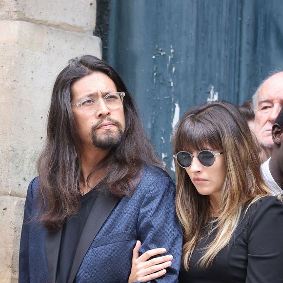 Lulu Gainsbourg et Lilou aux obsèques de Jane Birkin en l'église Saint-Roch à Paris, le 24 juillet 2023.

Photo : Jacovides-KD Niko / Bestimage