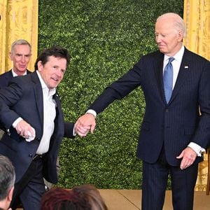 L'acteur de 64 ans souffre depuis 30 ans de la maladie de Parkinson

Michael J Fox à la maison blanche, reçue par le président de l'époque Joe Biden le 4 janvier 2025 Credit Image: © Christy Bowe/ZUMA Press Wire