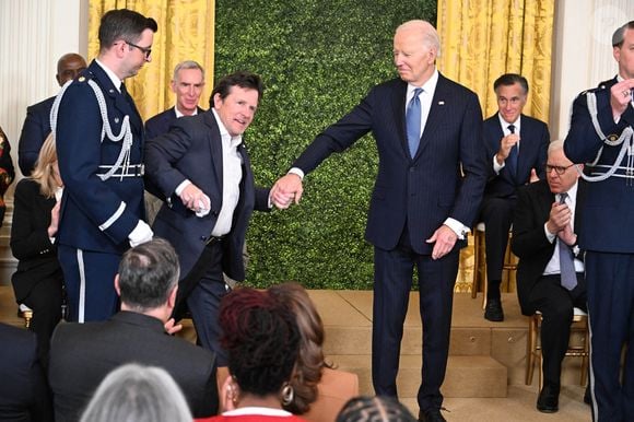 L'acteur de 64 ans souffre depuis 30 ans de la maladie de Parkinson

Michael J Fox à la maison blanche, reçue par le président de l'époque Joe Biden le 4 janvier 2025 Credit Image: © Christy Bowe/ZUMA Press Wire