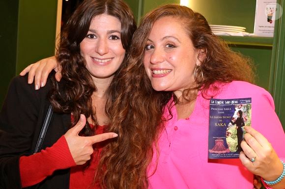 Exclusif - Lys Santellani alias Lys et la chanteuse Saka - Générale du spectacle "Psych&Lyrique" à la Comédie Saint-Michel à Paris le 13 septembre 2025. © Cédric Perrin/Bestimage