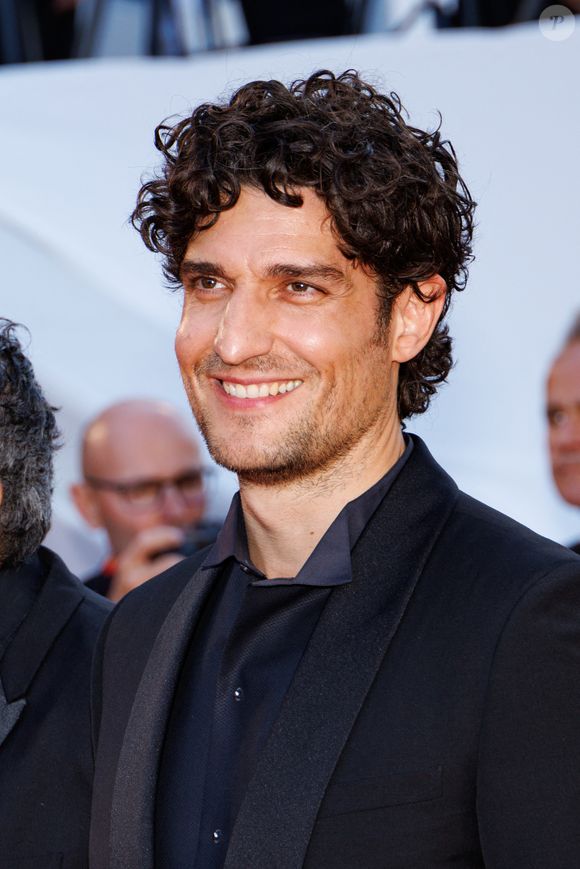 Louis Garrel - Montée des marches du film " La vénus électrique " pour la cérémonie d'ouverture du 79ème Festival International du Film de Cannes, le 12 mai 2026. © Jacovides-Moreau /Bestimage