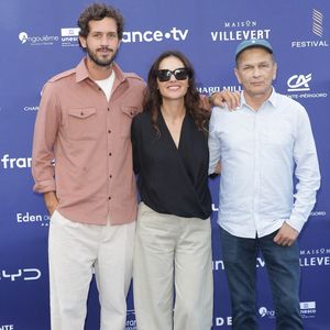 Victor Belmondo, Virginie Ledoyen, Gaël Morel au photocall de la soirée (Tapis bleu) lors de la 19ème édition du festival du film francophone d'Angoulême le 25 août 2026.
© Coadic Guirec / Bestimage