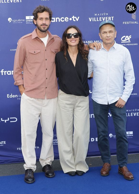 Victor Belmondo, Virginie Ledoyen, Gaël Morel au photocall de la soirée (Tapis bleu) lors de la 19ème édition du festival du film francophone d'Angoulême le 25 août 2026.

© Coadic Guirec / Bestimage
