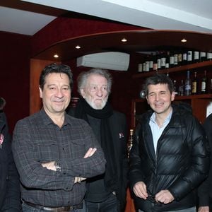 Exclusif - Jean-Marc Dumontet, Laurent Gerra, Eddy Mitchell, Thomas Sotto et Muriel Bailleul (Femme d’Eddy) au spectacle "Laurent Gerra se met à table!" au Casino de Paris le 19 décembre 2024.

© Bertrand Rindoff / Bestimage