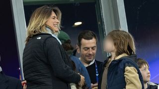 Amélie Mauresmo en famille au Stade de France pour France-Angleterre, Teddy Riner avec sa compagne