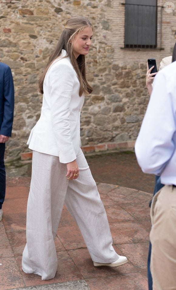 La princesse Leonor visite le village de Sant Martí Vell le 24 juillet 2025. Photo par LALO YASKY / BESTIMAGE