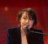 La chanteuse explique pourquoi elle l'a choisi pour interpréter JEAN avec elle.

Exclusif - Jeanne Cherhal pour les surprises lors de l'enregistrement de l'émission "La Boîte à secrets", présentée par F.Bollaert et diffusée le 2 janvier 2026 sur France 3, dans les studios du Lendit à Saint-Denis, France, le 1er décembre 2025. © Cyril Moreau/Bestimage