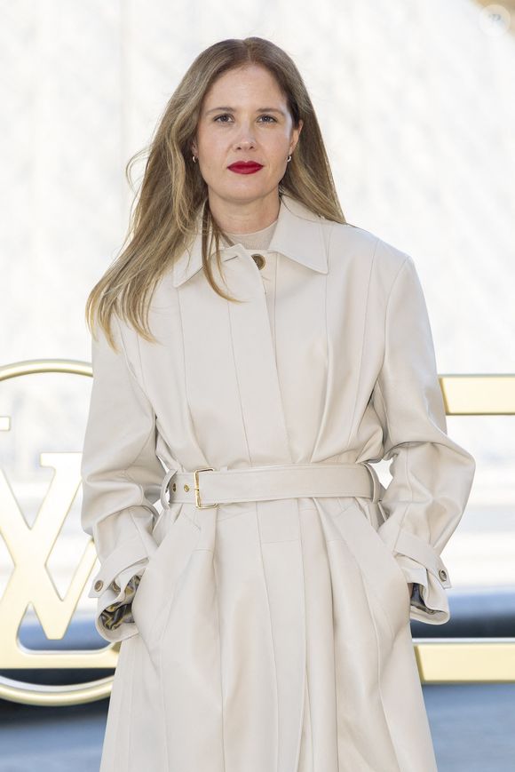 Justine Triet au photocall du Défilé de mode Vuitton  Collection Printemps-Été 2026 dans le cadre de la Fashion Week de Paris (PFW) dans la Cour Carrée du Louvre, à Paris, France, le 30 septembre 2025. © Olivier Borde/Bestimage