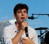 Le jeune chanteur de 20 ans s'est produit pour la première fois sur une scène française à l'occasion du Festival des Sables, aux Sables-d'Olonne.

Exclusif - Léon Hesby, le fils de Patrick Bruel, se produit pour la première fois sur scène en France, au festival des Sables-d'Olonne, le 26 juin 2026. En première partie de Marine Delplace, gagnante de la Star Academy (S12), le jeune musicien de 20 ans a chanté un titre en anglais, remportant un franc succès, sous le regard de sa mère, Amanda Sthers. © Noël Carrier / Bestimage