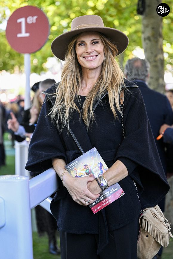 Sophie Thalmann épouse de Christophe Soumillon lors du Qatar Prix de l'Arc de Triomphe à l'Hippodrome Longchamp le 5 octobre 2025 à Paris France. Photo par Victor Joly/Abaca