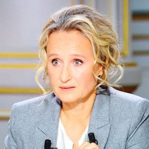 Captures d'écran - Caroline Roux - Le président Emmanuel Macron répond aux questions des journalistes Gilles Bouleau et Caroline Roux pour le journal de 20h00. Le 24 septembre 2026. © Capture TV via Bestimage