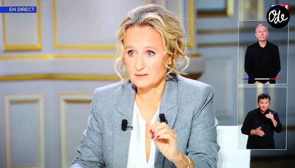 Captures d'écran - Caroline Roux - Le président Emmanuel Macron répond aux questions des journalistes Gilles Bouleau et Caroline Roux pour le journal de 20h00. Le 24 septembre 2026. © Capture TV via Bestimage