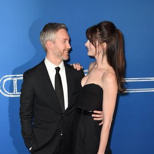 Anne Hathaway sera de retour au cinéma fin avril dans la suite tant attendue du Diable s'habille en Prada.

Anne Hathaway et son mari Adam Shulman assistent à l'avant-première de la comédie musicale "The Music Man" au Winter Garden Theatre à New York.
Bestimage