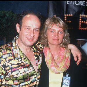 Dans les années 80, il vivait avec Roselyne, la mère de ses enfants.

ARCHIVES – Michel Jonasz dans les loges avec sa femme, le soir de son concert au Zénith de Paris, en 1992. © Baldini / Bestimage
