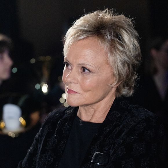 Exclusif - Muriel Robin - Backstage avec les artistes pour les surprises de l'enregistrement de l'émission "La chanson secrète N°14", présentée par N.Aliagas et diffusée le 26 décembre sur TF1, à Paris, France, le 9 décembre 2025. © Jacovides-Moreau/Bestimage