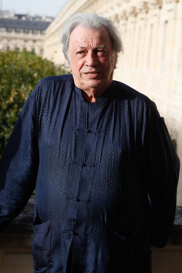 Un gros coup dur pour Hervé Vilard qui pourrait malgré tout tirer un bon prix de ce bien immobilier

Exclusif - Hervé Vilard - Cérémonie de remise des insignes de Commandeur des Arts et des Lettres à Catherine Jacob au Ministère de la Culture à Paris le 5 septembre 2023 © Christophe Clovis / Bestimage
