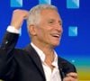 En réalité, Benoit a déjà réalisé son rêve simplement en encaissant son chèque et pour cause, le but du jeune homme - qui a fait son coming out dans l'émission Quelle Époque - était d'être totalement indépendant financièrement
Benoît de "N'oubliez pas les paroles" présente sa soeur, dans l'émission du 8 janvier 2025