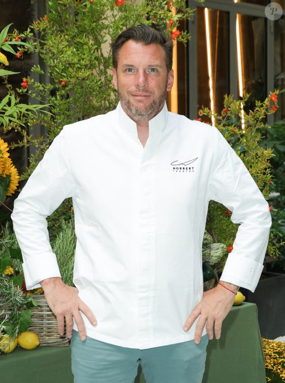 Aujourd’hui, il est guéri et témoigne avec franchise de ce combat.

Exclusif - Norbert Tarayre lors de l'inauguration Le Patio by Norbert Tarayre au Prince de Galles à Paris, France, le 4 juillet 2025. © Coadic Guirec/Bestimage
