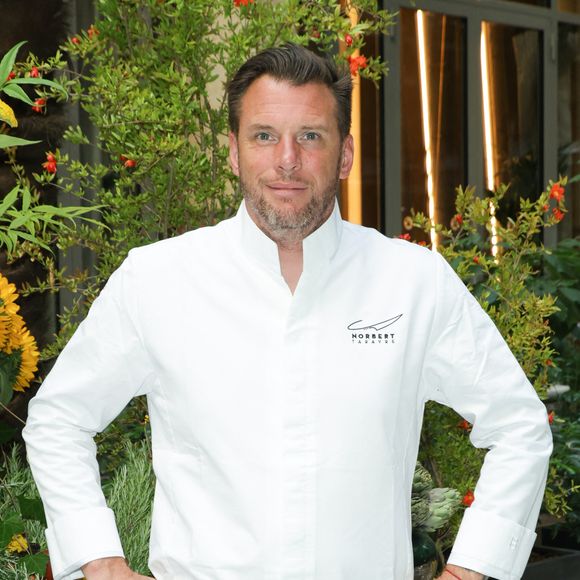 Aujourd’hui, il est guéri et témoigne avec franchise de ce combat.

Exclusif - Norbert Tarayre lors de l'inauguration Le Patio by Norbert Tarayre au Prince de Galles à Paris, France, le 4 juillet 2025. © Coadic Guirec/Bestimage