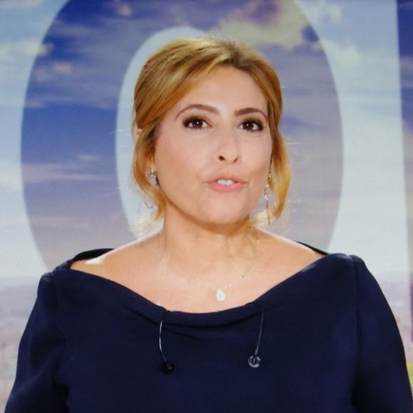 Captures d'écran - Léa Salamé présente son premier journal de 20 heures sur France 2  le 1er septembre 2025. 

© Alain Guizard / Bestimage