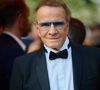 Selon TMZ, il aurait chuté dans les escaliers d'un hôtel.

Christophe Lambert - Arrivées au Lido pour le 81ème Festival International du Film de Venise, la Mostra. Le 1er septembre 2024

Photo : Action Press / Bestimage