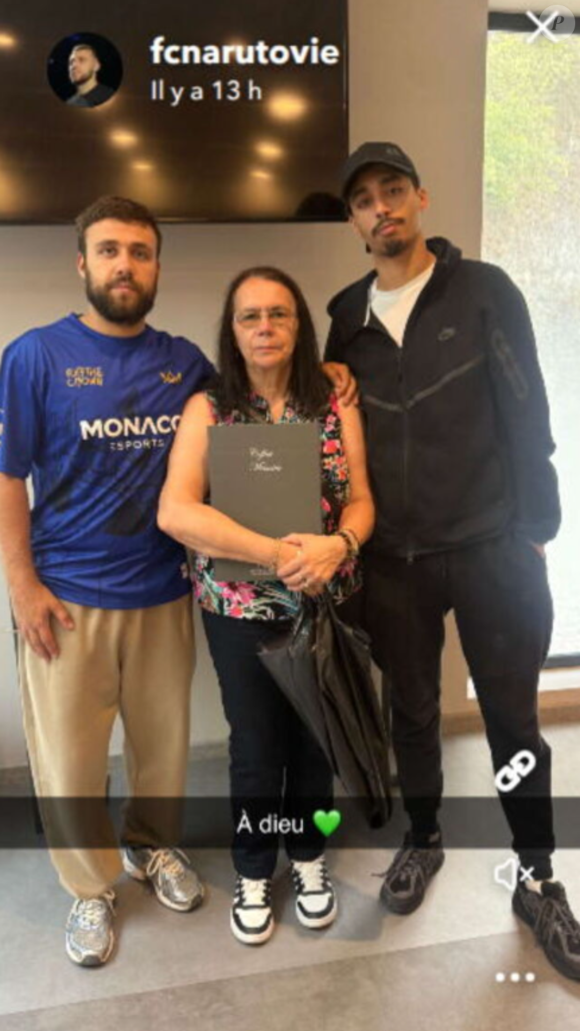 Owen Cenazandotti alias Naruto, la mère de Raphaël Graven et Safine Hamadi
Capture d'écran Snapchat @fcnarutovie