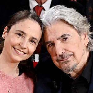 Serge Lama est marié à Luana Santonino depuis plusieurs années.

Serge Lama et son épouse Luana Santonino - Enregistrement de l'émission "Vivement dimanche" au studio Gabriel à Paris
© Guillaume Gaffiot / Bestimage