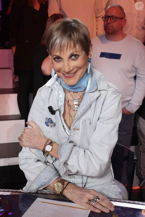 Exclusif - Isabelle Morini-Bosc, sur le plateau de l’émission « TPMP » présentée par C.Hanouna et diffusée en direct sur Youtube et sur toutes les box (SFR, FREE, Bouygues, MyCanal etc), Paris, France, le 24 mars 2025. © Jack Tribeca / Bestimage