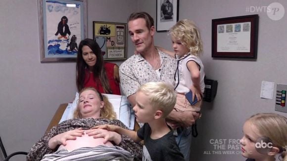 Il a aussi partagé son regret d'être si diminué

James Van Der Beek révèle que sa femme est enceinte du sixième enfant dans l'émission "Dancing With The Stars" à leur toute première échographie avec une équipe de "Dancing with the stars". Los Angeles. Le 7 octobre 2019 ©Backgrid UK/ Bestimage