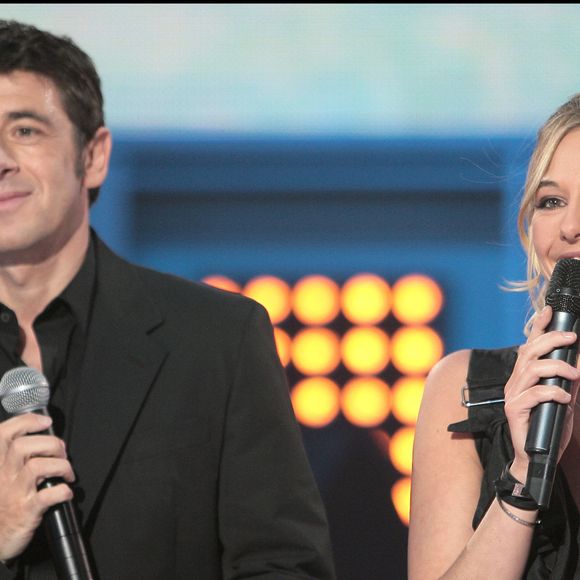 Info - Flavie Flament annonce porter plainte contre P. Bruel pour viol - PATRICK BRUEL ET FLAVIE FLAMENT - JOHNNY HALLYDAY SUR LE PLATEAU DE L' EMISSION "PODIUM" (DIFFUSION SUR TF1 LE SAMEDI 18 MARS)