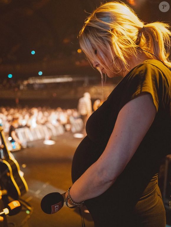 Justine Salmon a annoncé avoir donné naissance à un petit garçon.