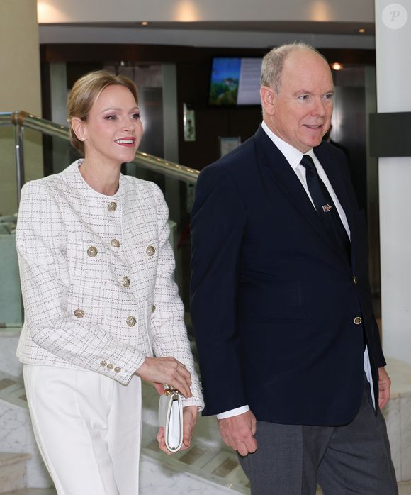Le prince Albert II de Monaco (Le prince Albert II de Monaco) et la princesse Charlène de Monaco (La princesse Charlène de Monaco) assistent au 75e anniversaire de l'Amicale des aines monégasques à l'hôtel Méridien de Monte-Carlo, Monaco, le 6 décembre 2025. © Jean-Charles Vinaj/Pool/Bestimage
