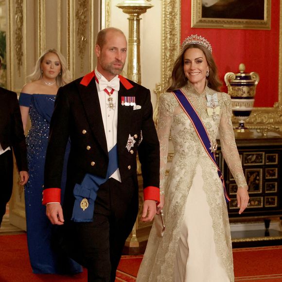 Le plus important est la sécurité du couple royal.

Le prince et la princesse de Galles marchent pour assister au banquet d'État du président américain Donald Trump et de la première dame Melania Trump au château de Windsor, dans le Berkshire, au premier jour de leur deuxième visite d'État au Royaume-Uni. Mercredi 17 septembre 2025. © Phil Noble/PA Wire/ABACAPRESS.COM