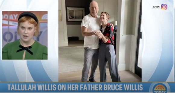 Avant d'ajouter : "J’ai pris la décision de le montrer au monde entier, car je sais ce qu’il représente pour tout le monde".

Tallulah et Bruce Willis à Los Angeles.

Photo : Backgrid USA / Bestimage