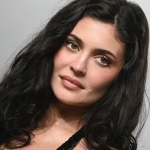 À seulement 8 ans, la fille de Kylie Jenner, Stormi, s’impose déjà comme une mini star de la mode. 

Kylie Jenner à la soirée des Oscars Vanity Fair au Musée d'art du comté de Los Angeles, Los Angeles, Californie. AGENCE / BESTIMAGE