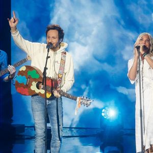 Exclusif - Vianney (Vianney Bureau), Zazie (Isabelle de Truchis de Varennes) - Enregistrement de l'émission "La fête de la Chanson française" au Dôme à Paris, présentée par L.Thilleman et A.Manoukian, et diffusée le 22 décembre sur France 3
© Christophe Clovis / Bestimage
