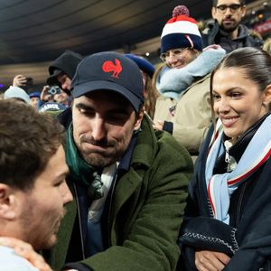 Clément, le frère d'Antoine Dupont, était aussi là

Exclusif - Antoine Dupont, Clément, frère d'A.Dupont, Iris Mittenaere lors du match de rugby du Tournoi des Six Nations France contre Angleterre au Stade de France à Saint-Denis le 14 mars 2026. © AGENCE / BESTIMAGE