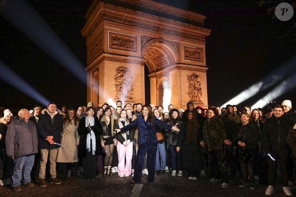 Exclusif - Stéphane Bern présente l'émission "La Grande Soirée du 31 de Paris" diffusée sur France 2 sur les Champs-Elysées, en présence de Anne Hidalgo et Gil Alma, à Paris, France, le 31 décembre 2025. © Jack Tribeca/BHM/Bestimage