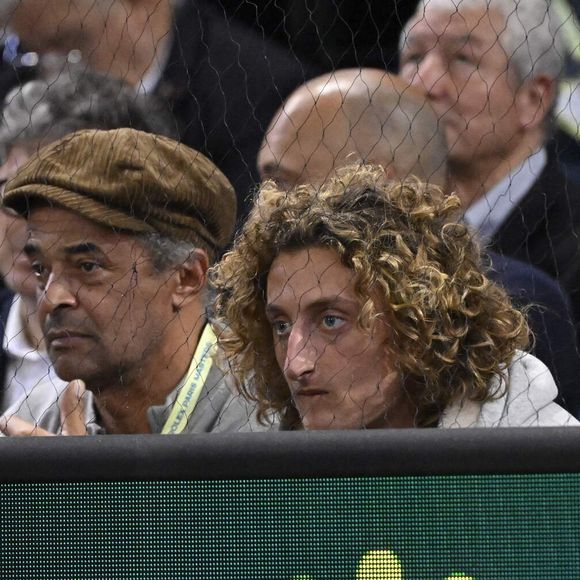 Yannick Noah et son fils Joalukas - Célébrités en tribunes au tournoi de tennis ATP Masters 1000 de Paris (Paris Rolex Master ) à l'Accor Arena - Palais Omnisports de Paris-Bercy - à Paris, France, le 1er novembre 2024. © Chryslene Caillaud/Panoramic/Bestimage