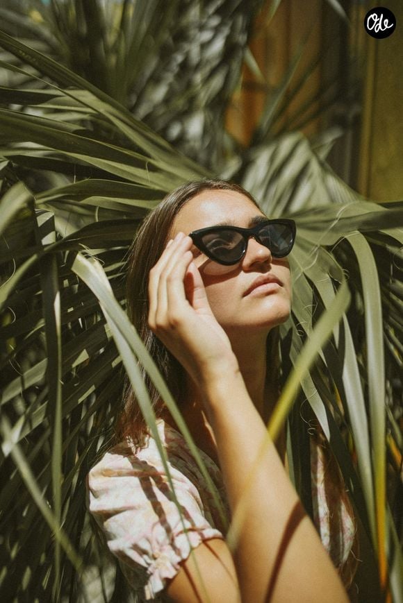 Gucci séduit avec des lunettes audacieuses aux détails luxueux, tandis que Chanel privilégie des modèles élégants et intemporels aux finitions raffinées.

Unsplash
