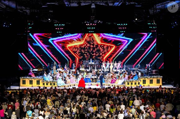 André Rieu et l'orchestre Johann Strauss en concert à Erfurt, le 5 juin 2024.