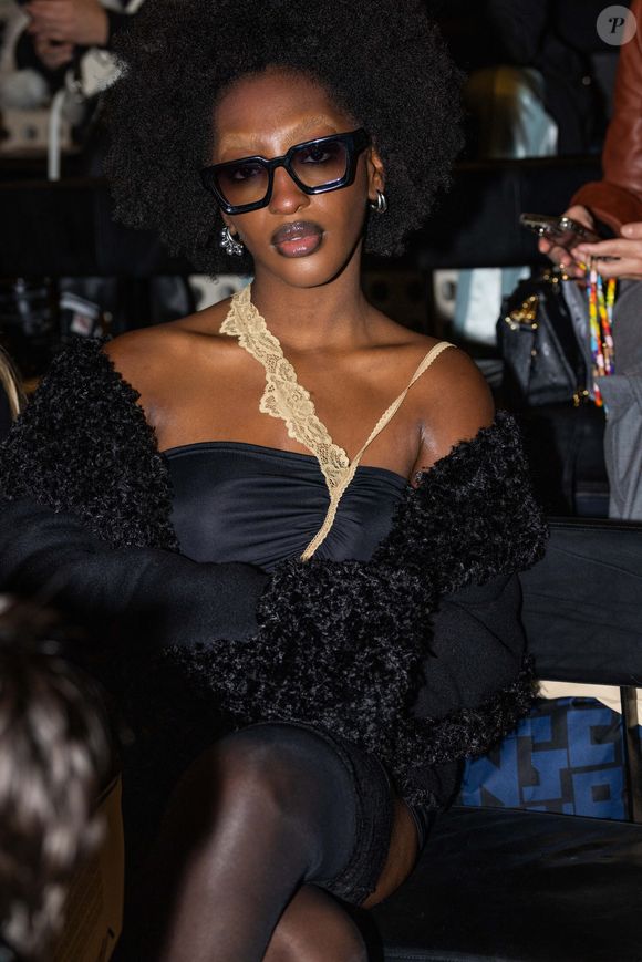 Ebony au Front Row du défilé Vaillant Collection Femme Prêt-à-Porter Printemps/Eté 2026 lors de la Fashion Week de Paris (PFW), à l'Opera Bastille de Paris, France, le 3 octobre 2025. © Julien Sarkissian/Bestimage