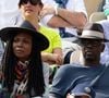 L’ancien footballeur portait un chapeau et des lunettes de vue tandis que sa femme avait opté pour un chapeau et un beau foulard
Kareen Guiock Thuram, Lilian Thuram en tribune lors de la finale masculine 2025 de Roland Garros le 08 juin 2025 à Paris, France. Photo by Nasser Berzane/ABACAPRESS.COM