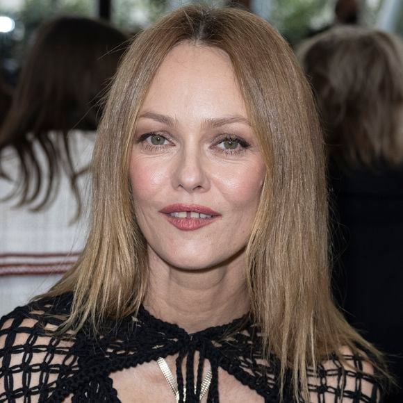 Vanessa Paradis - Défilé de mode "Chanel" en hommage aux métiers d'art au 19M à Aubervilliers. Le 7 décembre 2021
© Olivier Borde / Bestimage