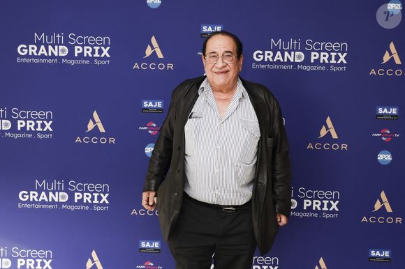 Mais à l'époque, le producteur Jean-Luc Azoulay souhaitait qu'une autre star de la télévision porte la série.

Jean-Luc Azoulay à la première édition du Multi Screen Grand Prix à Paris, le 12 juin 2025 - 

© Jack Tribeca / Bestimage