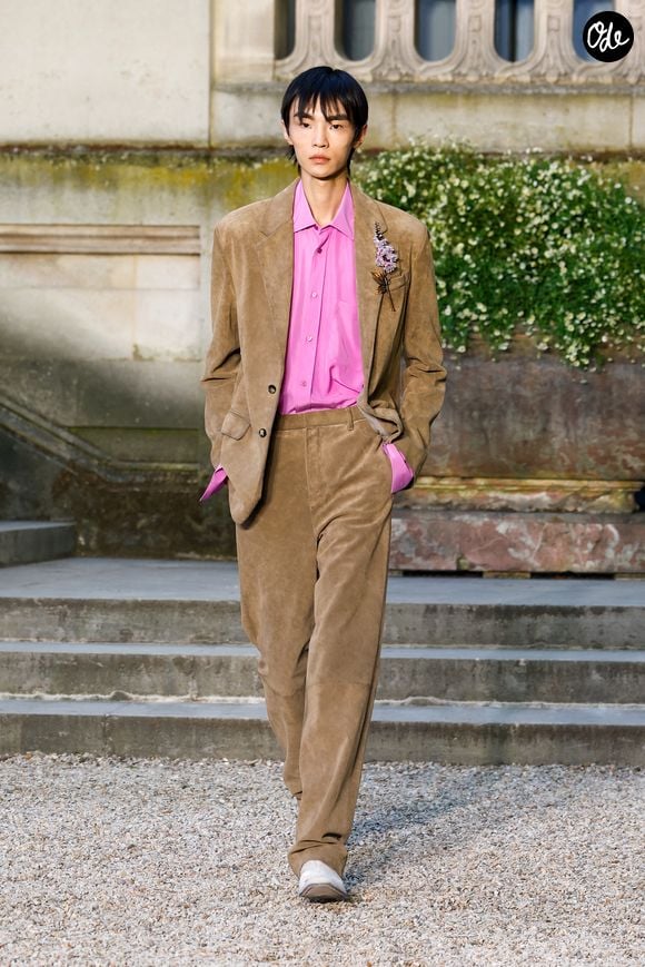 Défilé de mode Dior Homme Prêt à Porter Collection Homme Printemps/Été 2027 lors de la Fashion Week de Paris, France, le 24 juin 2026. © Bestimage