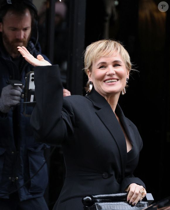 Judith Godrèche - Arrivées au défilé Jacquemus lors de la Fashion Week Masculine prêt-à-porter Automne/Hiver 2025-2026 à Paris, le 26 janvier 2025. 
© Denis Guignebourg / Bestimage